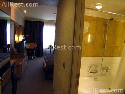 Holiday Inn Attica Avenue 28
